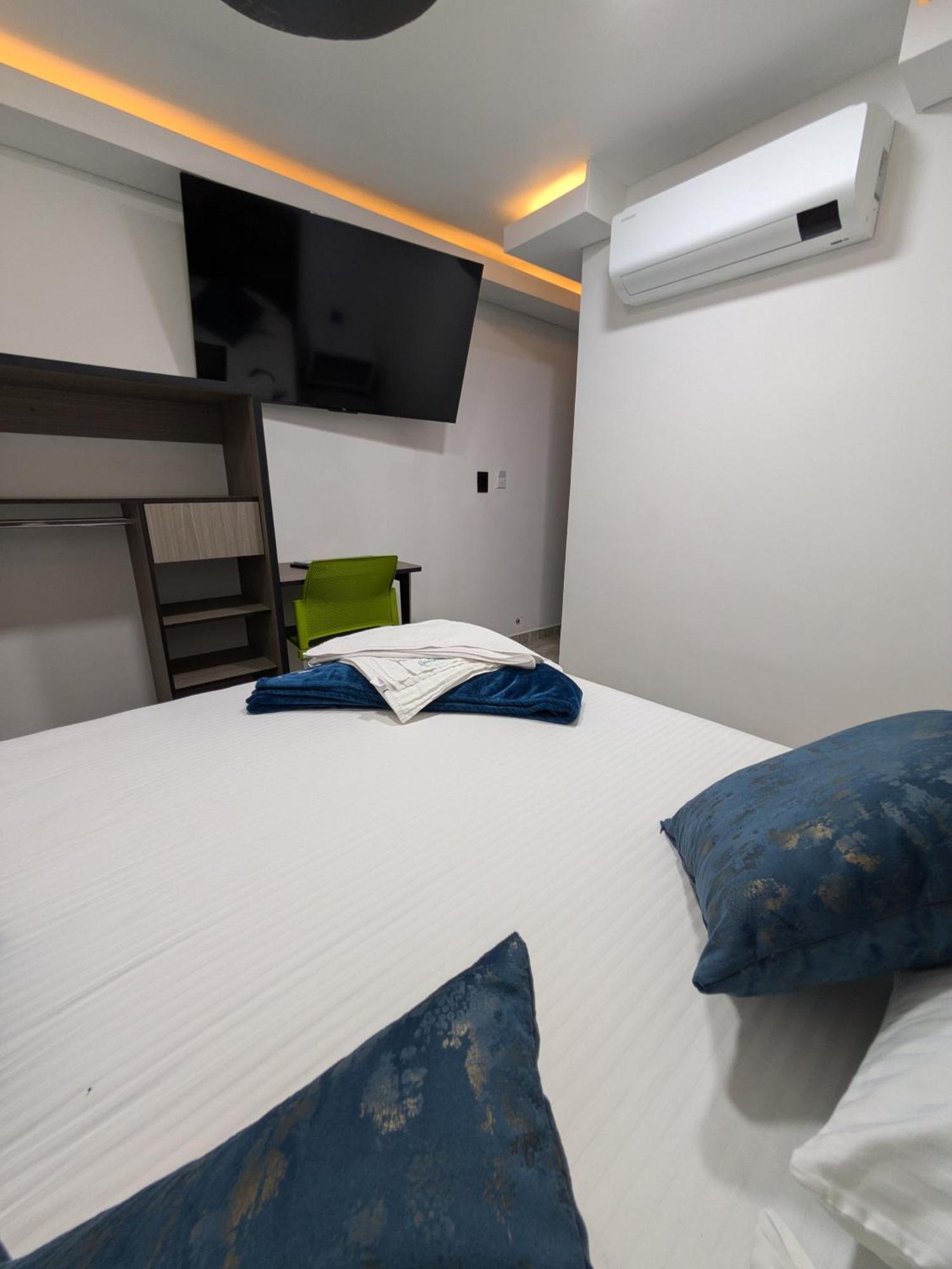 Hostel Boutique Nido De Loros Медельин Экстерьер фото