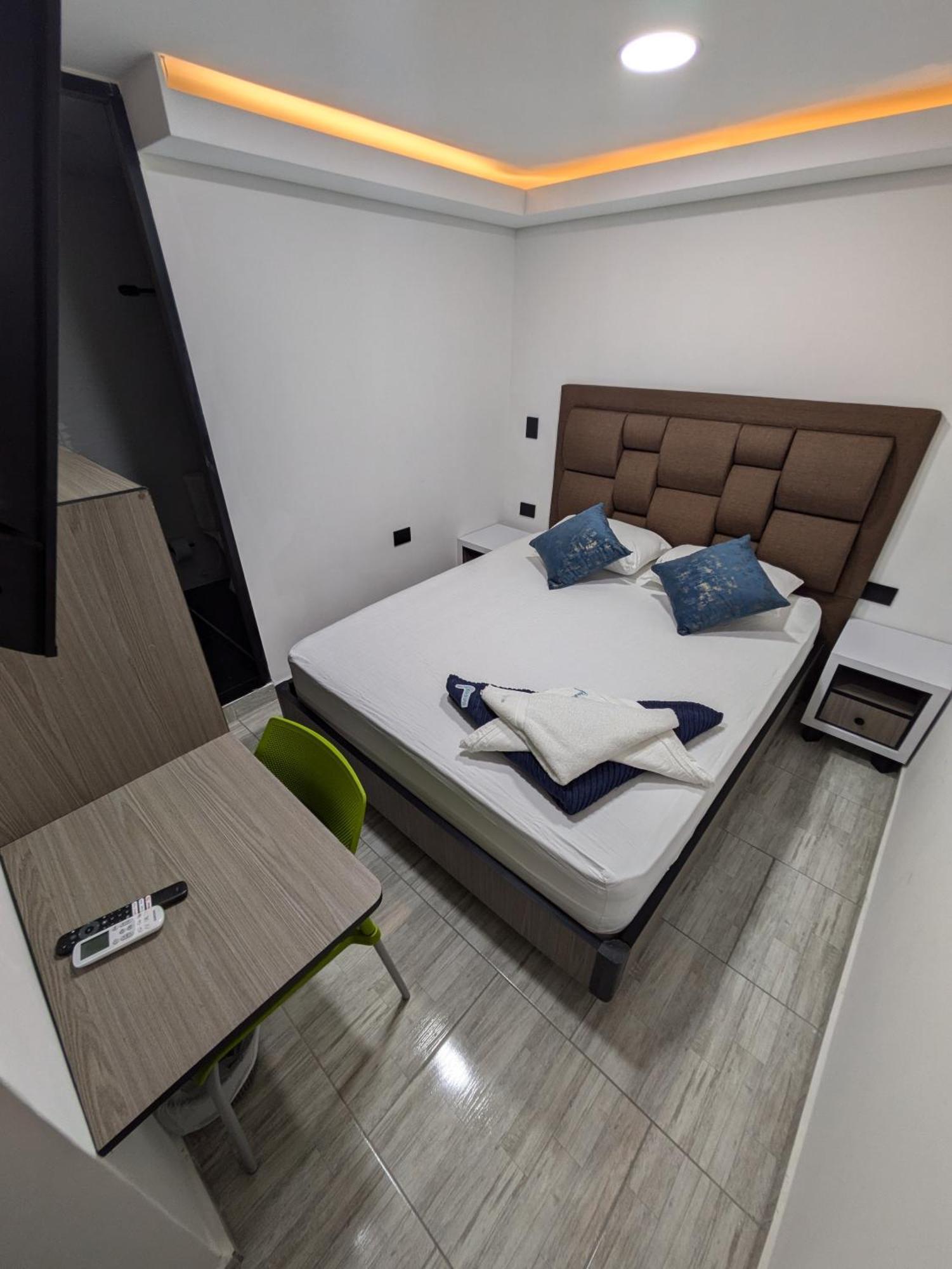 Hostel Boutique Nido De Loros Медельин Экстерьер фото