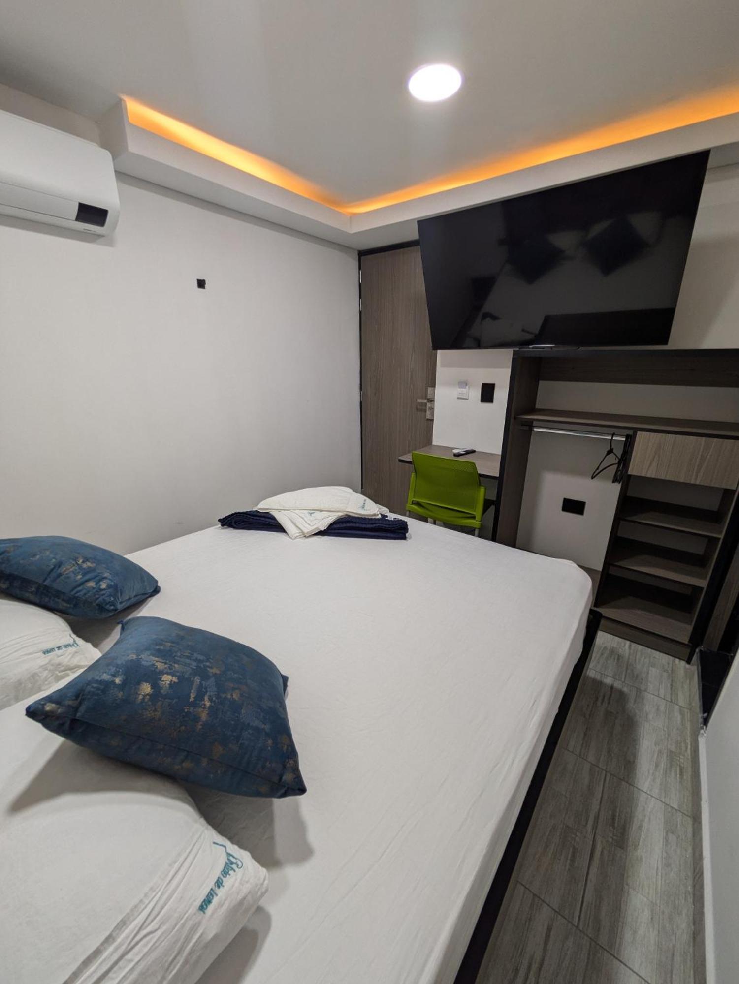 Hostel Boutique Nido De Loros Медельин Экстерьер фото
